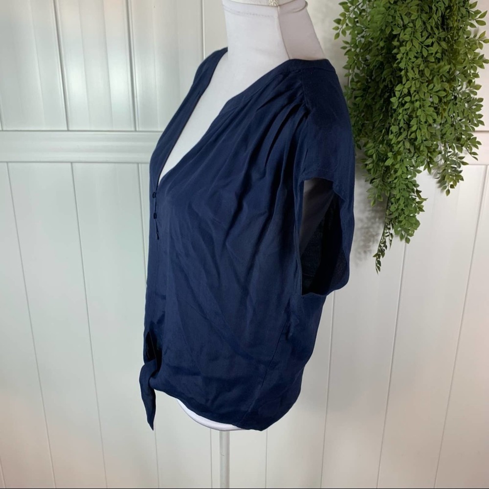 Soft Joie Navy Blue Tie Front Blouse Womens Size Medium - Picture 4 of 8